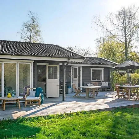 3 Bedroom Gorgeous In Prázdninový dům Føllenslev